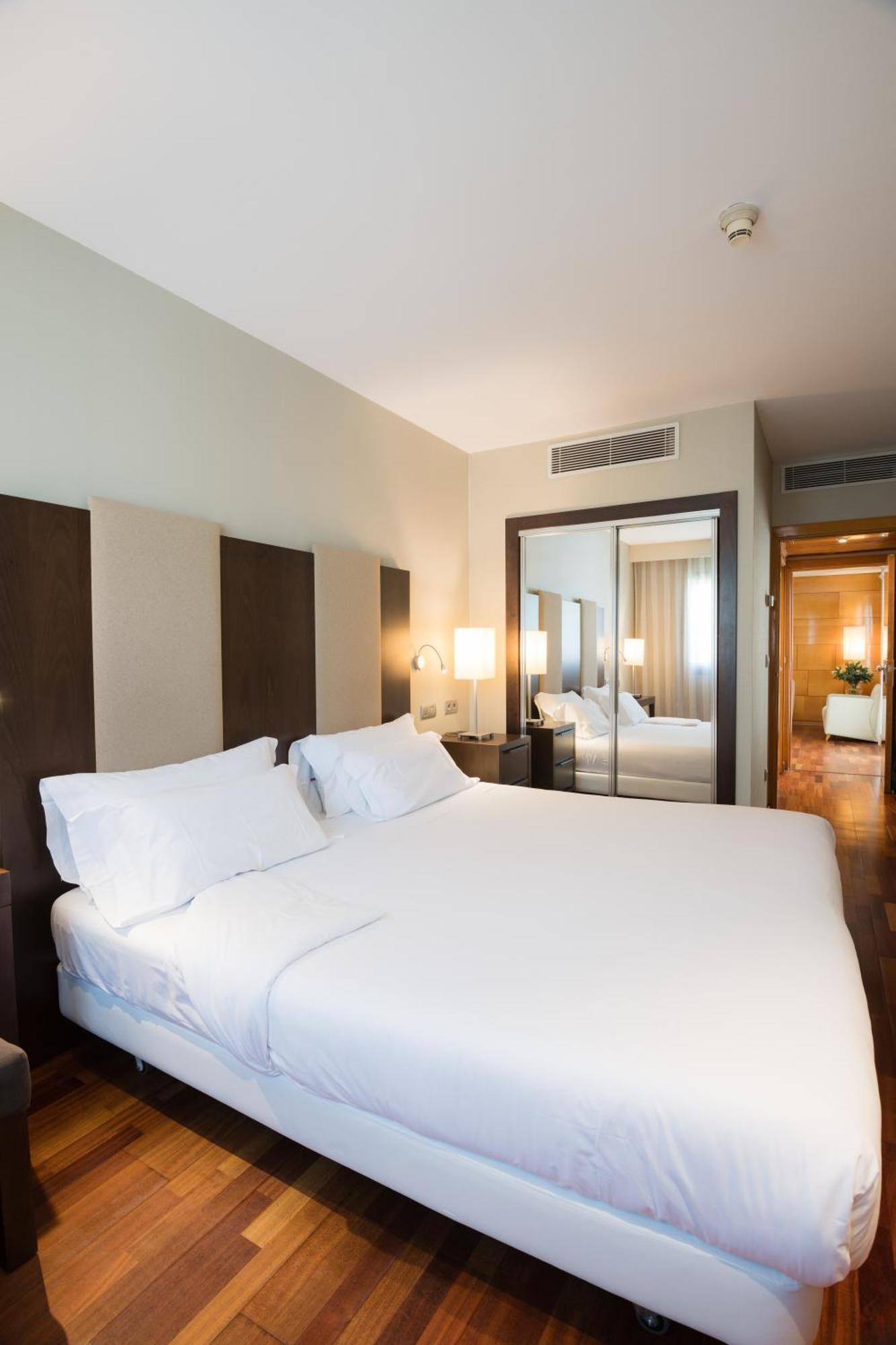 Hotel Ciudad De Вальядолид Экстерьер фото