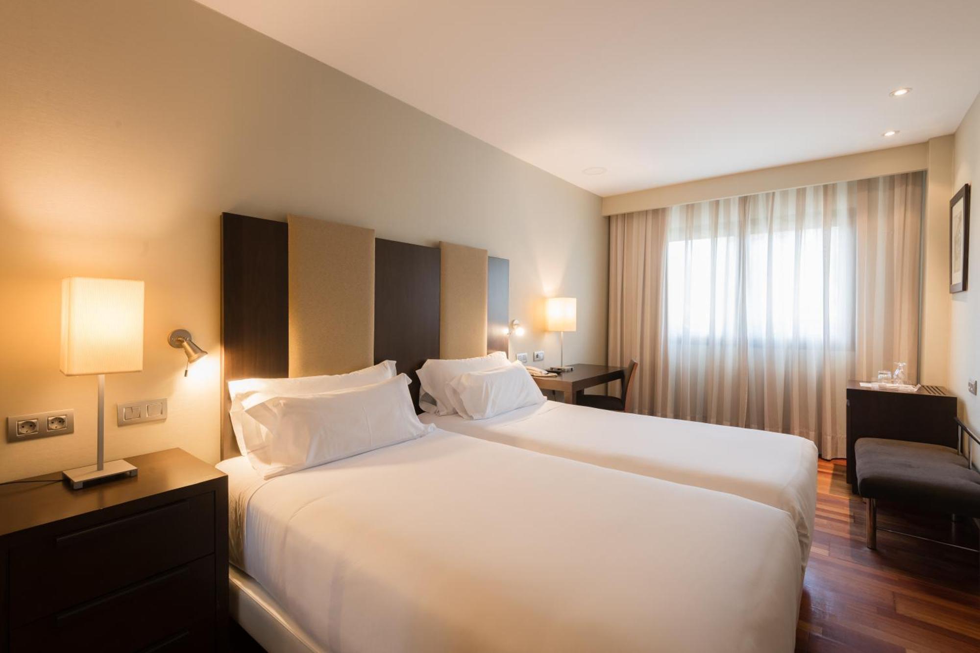 Hotel Ciudad De Вальядолид Экстерьер фото