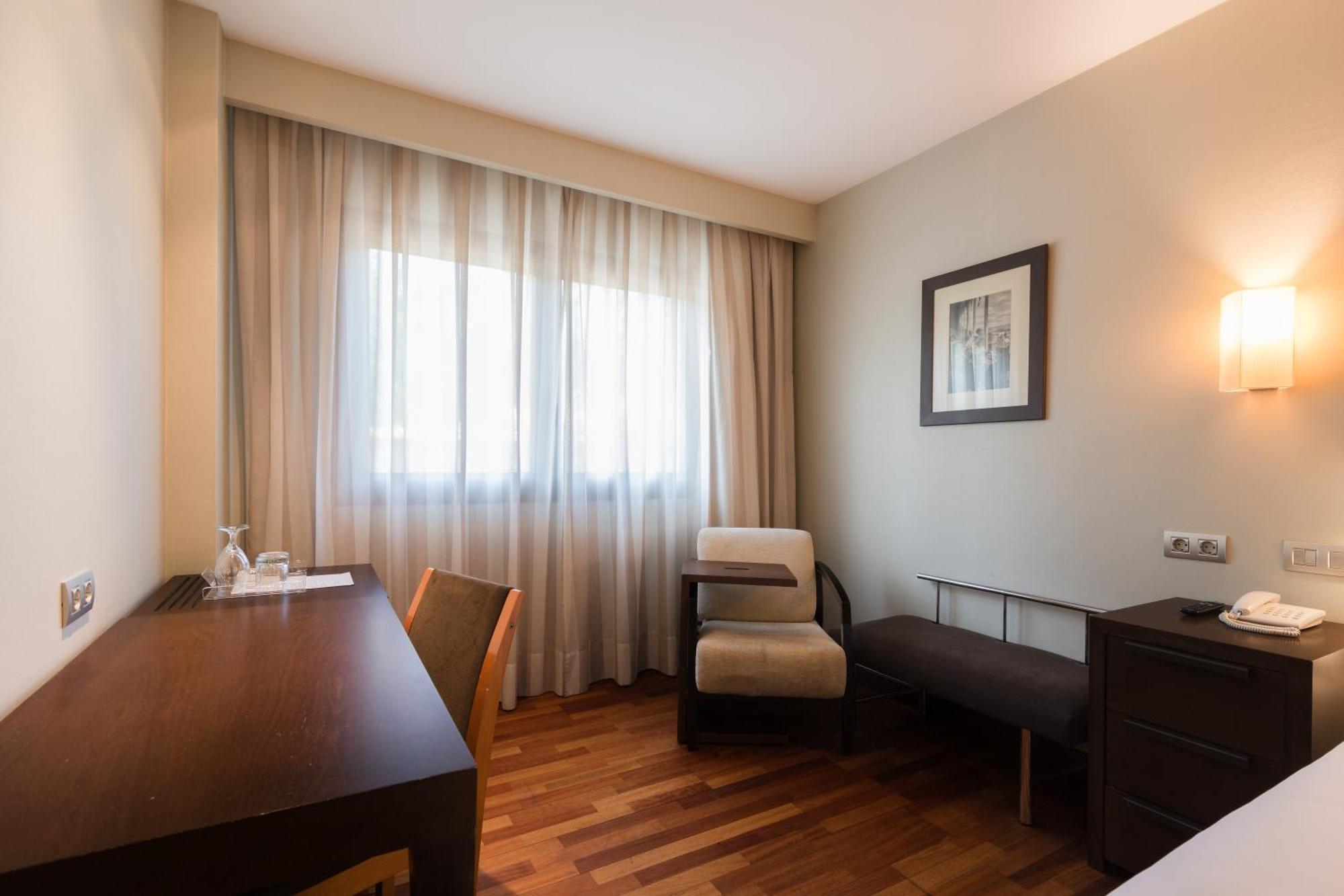Hotel Ciudad De Вальядолид Экстерьер фото