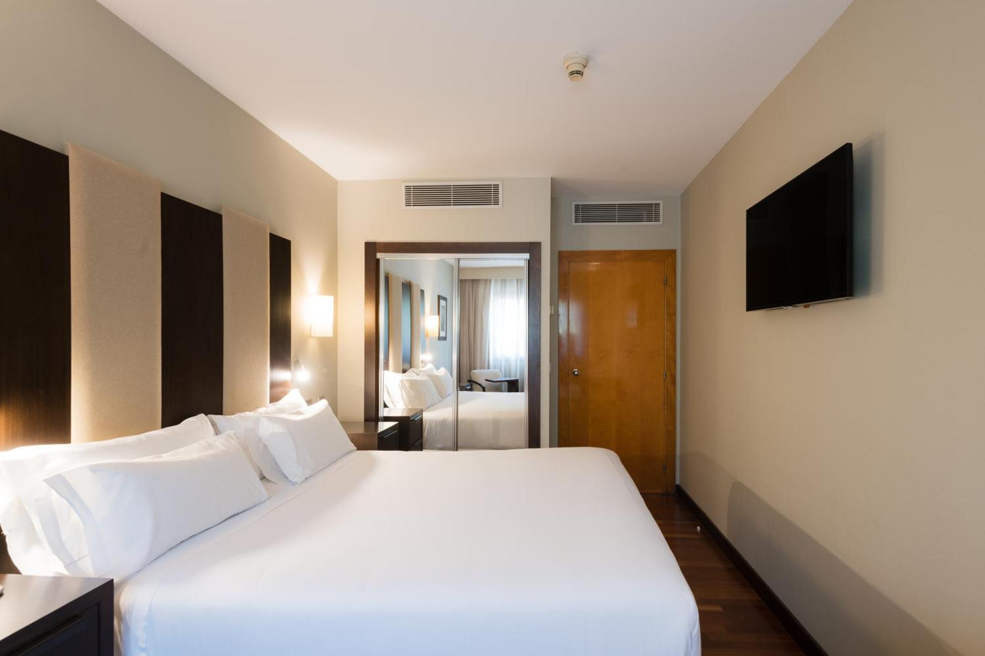 Hotel Ciudad De Вальядолид Экстерьер фото