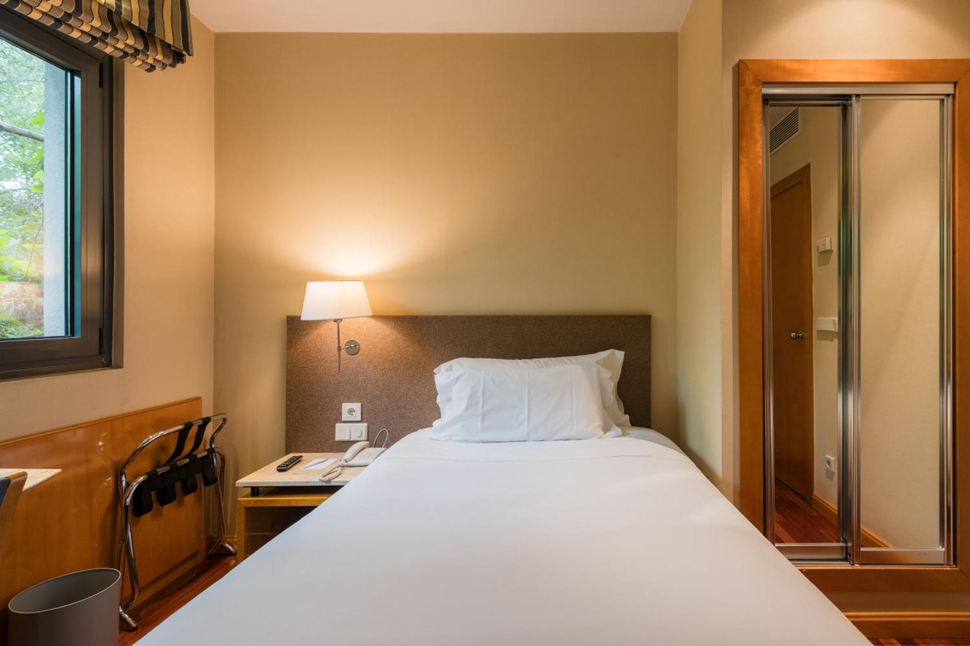 Hotel Ciudad De Вальядолид Экстерьер фото